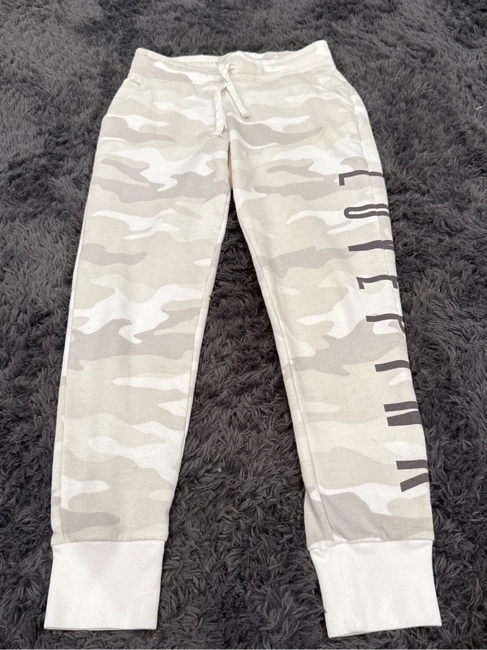 Victoria’s Secret LOVE PINK Gray and Beige Camo Zip Hoodie & Jogger Set - Picture 4 of 6